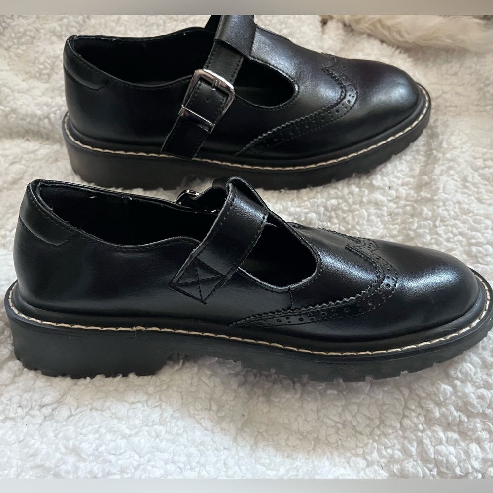 Womens Black T-Strap Mary Jane Shoes - Picture 3 of 6